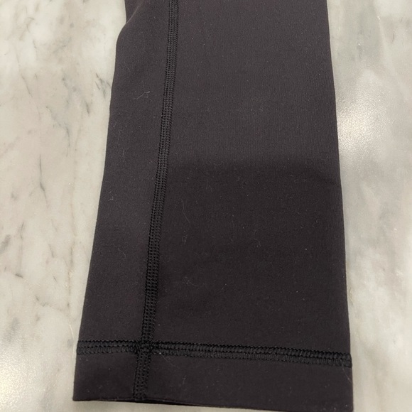 Lululemon Wunder Under mid rise cropped leggings. Luon - Picture 4 of 8